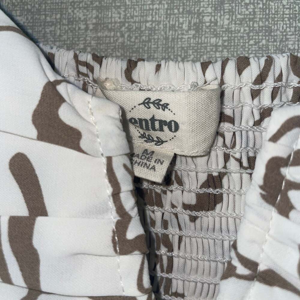Entro Beige Print Long Sleeves Romper - Picture 4 of 7
